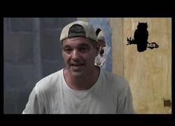 Enlace a Frank tiene que echar a la calle a uno de los voluntarios de su asociacion. Aqui lo explica