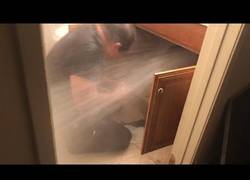 Enlace a La terrible rotura de una tubería en un apartamento que no encontraban solución