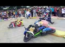 Enlace a Las carreras de Scooter se convierten en una batalla campal