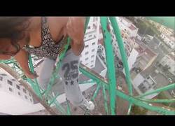 Enlace a Entrenando en las alturas jugándote la vida