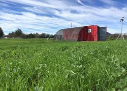 Enlace a Empresa americana crea una granja-contenedor que costará 50.000 euros, ideal para ONGs y colegios