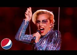 Enlace a El espectacular show de Lady Gaga en la Super Bowl con el que maravilló al mundo