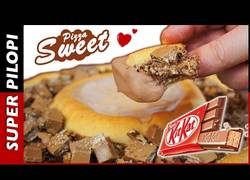 Enlace a ¿Pasas de pagar 12€ por la pizza de Kit Kat? Así se hace en unos simples pasos