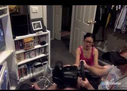 Enlace a Cuando la realidad virtual se interpone por medio en una relación de pareja