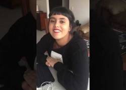 Enlace a Ella es Renata Vaca e imita a la perfección a varias cantantes