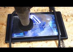 Enlace a Prueban la resistencia de la Nintendo Switch creando la trifuerza con un chorro de agua