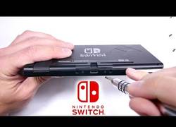 Enlace a Así de fácil se despedaza la Nintendo Switch