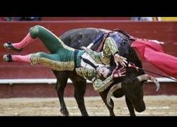 Enlace a Juan José Padilla vuelve a ser corneado de gravedad por un toro