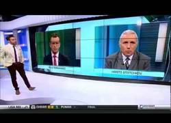 Enlace a Humillan a Hristo Stoitchkov en directo mostrándole una jugada en la que hacía teatro