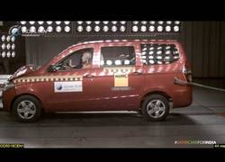 Enlace a El Chevrolet Enjoy que comercializan en la India sin airbags y 0 seguridad