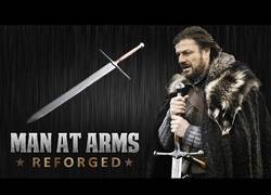 Enlace a Forjan la espada de Ned Stark y el resultado es brutal