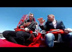 Enlace a Este chico inaugura Ferrari Land y se lleva el desayuno gratis