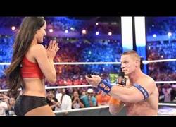 Enlace a John Cena pidió matrimonio a su novia en el Wrestlemania de esta forma tan emotiva