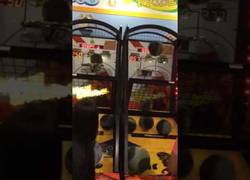 Enlace a Esta madre dejó a todo el mundo alucinando con sus canastas en las recreativas