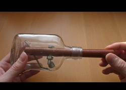 Enlace a ¿Cómo sacarías esto de una botella?