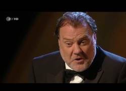 Enlace a Version opera de la mítica canción de la película clásica 