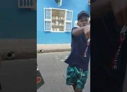 Enlace a Estos chicos son la auténtica sensación en Colombia con su carisma mientras rapean