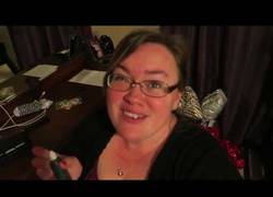 Enlace a Retiran la custodia de sus hijos a estos padres por las duras bromas que le hacían por YouTube