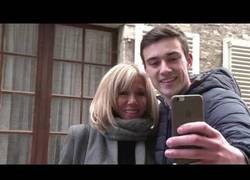 Enlace a Ella es Brigitte, la esposa de Macron, 24 años más mayor que él