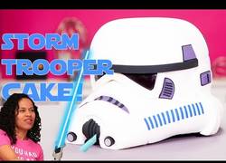 Enlace a Creando una tarta hiperrealista de un Stormtrooper