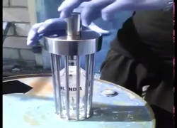 Enlace a El embalaje de esta botella de vodka con el que se te quitarán las ganas de beber