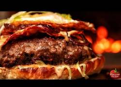 Enlace a Así se cocina la hamburguesa más deliciosa del mundo