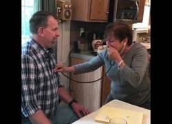 Enlace a La reacción de una madre que escucha de nuevo el corazón donado de su hijo ya muerto