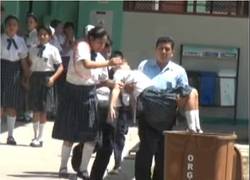 Enlace a En esta escuela de Perú sus alumnos se desmayaron al meterse el demonio en sus cuerpos