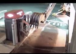 Enlace a Intentó robar con una excavadora pero al final no consiguió nada