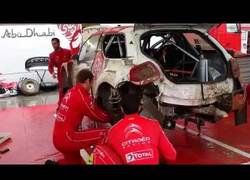 Enlace a Mecánicos reparan este coche siniestrado en 30 minutos