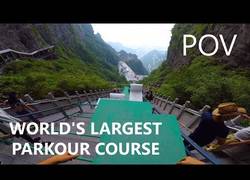 Enlace a La pista de parkour más grande del mundo está en China y es flipante