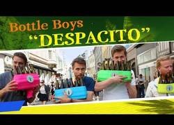 Enlace a Lo que faltaba. La canción de despacito interpretada soplando botellas