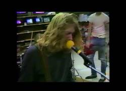 Enlace a Sale a la luz un ví­deo de Kurt Cobain antes de ser Nirvana