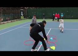 Enlace a El tres en raya extremo con el que podrás ejercitar el cuerpo