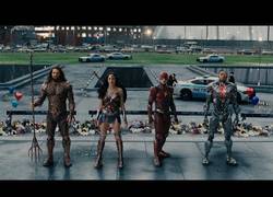 Enlace a El nuevo trailer de JUSTICE LEAGUE con la reunión de sus superhéroes