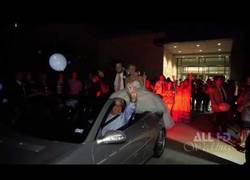 Enlace a Deciden salir subidos en el descapotable de su boda pero algo terrible iba a ocurrir
