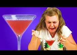 Enlace a  [Inglés] Estos duros irlandeses prueban los cockatils más fuertes del mundo y lo pasan bastante MAL