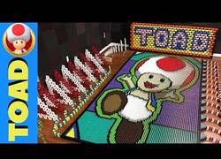 Enlace a Recrean el universo de Toad en 20.036 piezas de dominó