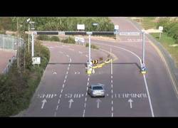 Enlace a Desastre total el que hizo estos desvíos en la carretera