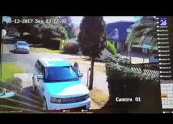 Enlace a La increíble reacción de esta mujer cuando estuvo a punto de ser interceptada por unos ladrones