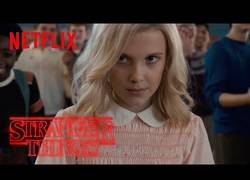 Enlace a Netflix recrea Stranger Things como si fuese un videojuego de los 80