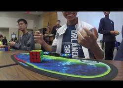 Enlace a ¡Tenemos nuevo récord mundial del Cubo de Rubik! Nada más y nada menos que 4.69s