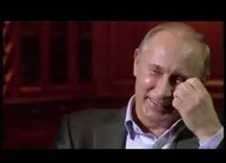 Enlace a El motivo por el que Putin se reía en esta entrevista