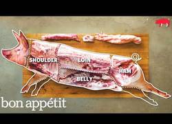 Enlace a Así se despedaza al completo, parte por parte, todo un cerdo para consumir sus carnes