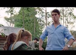 Enlace a Una hostia a tiempo quita mucha tontería...