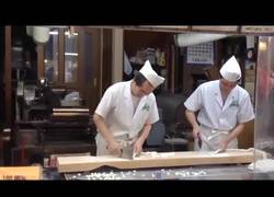 Enlace a Trabajadores haciendo su tarea a una velocidad alucinante