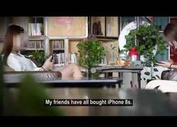 Enlace a Graban el momento en el que esta joven subasta su virginidad a cambio de un iPhone 8