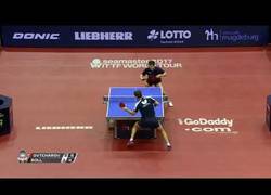 Enlace a Imposible no disfrutar de este frenético duelo entre 2 de los mejoreres jugadores de tenis de mesa actuales