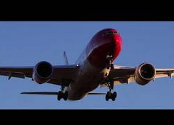Enlace a Aviones en slow-motion: así de hipnótico es ver despegues y aterrizajes a cámara lenta