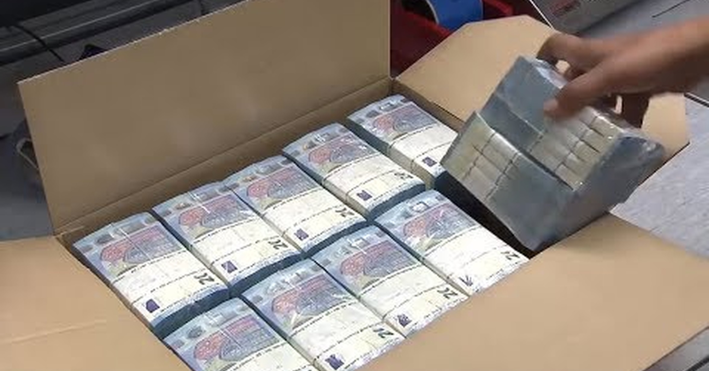 деньги 1000000 рублей. поддон денег. 50 миллионов рублей. 20 миллионов рублей. миллион рублей.